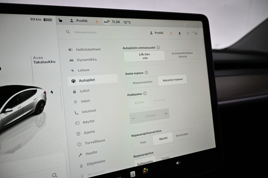 Tesla Model 3 vaihtoauto