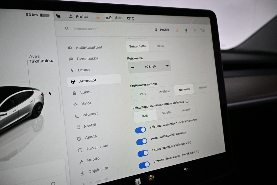Tesla Model 3 vaihtoauto