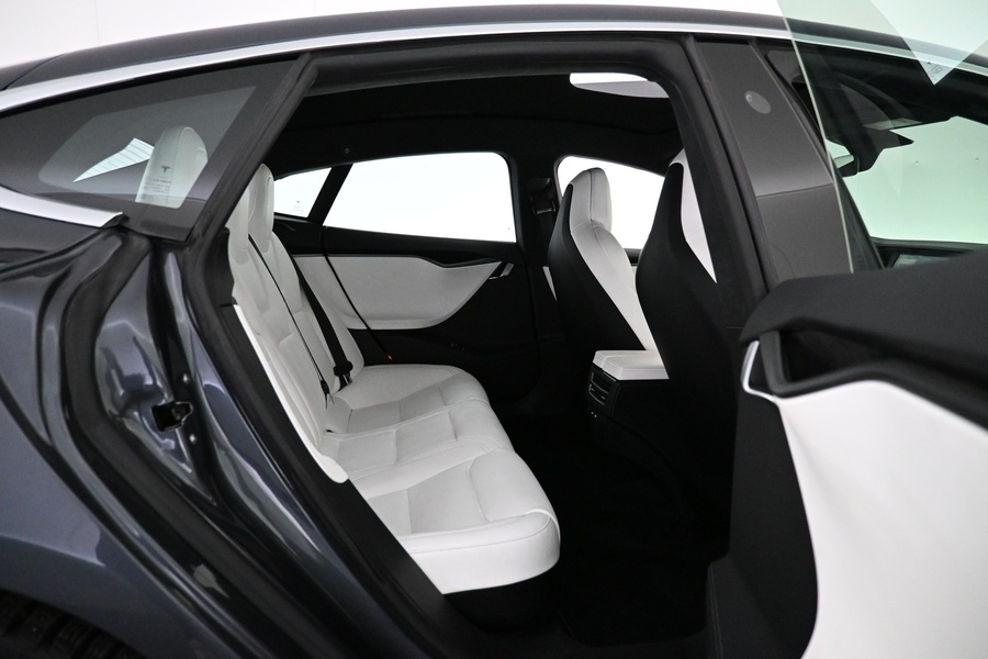 Tesla Model S vaihtoauto