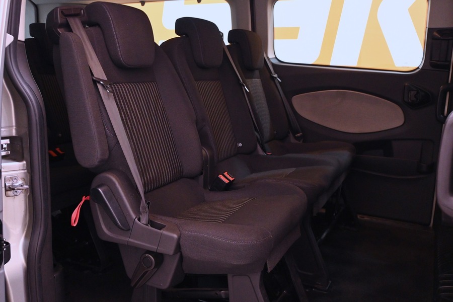 Ford Tourneo Custom vaihtoauto