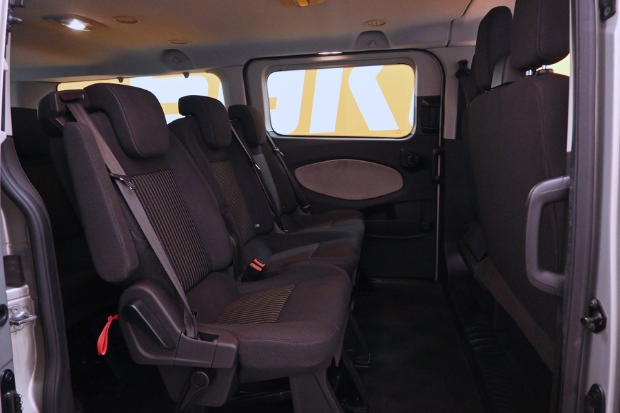 Ford Tourneo Custom vaihtoauto