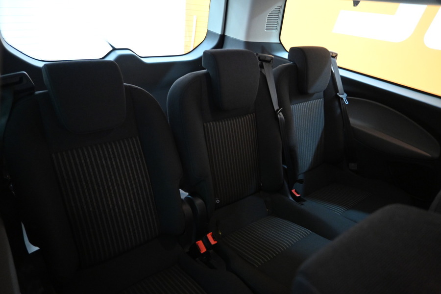 Ford Tourneo Custom vaihtoauto