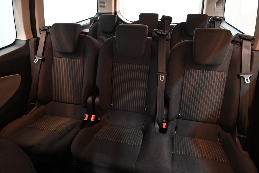 Ford Tourneo Custom vaihtoauto