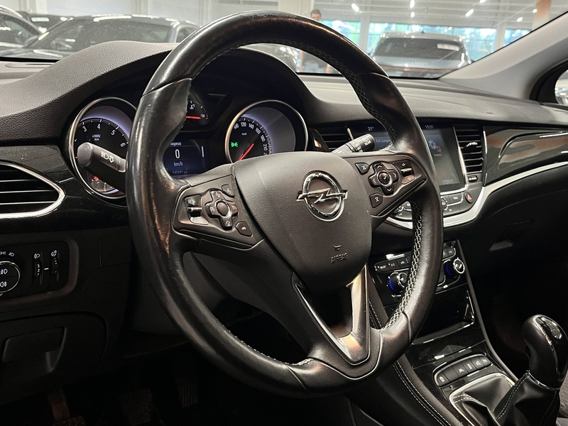 Opel Astra vaihtoauto