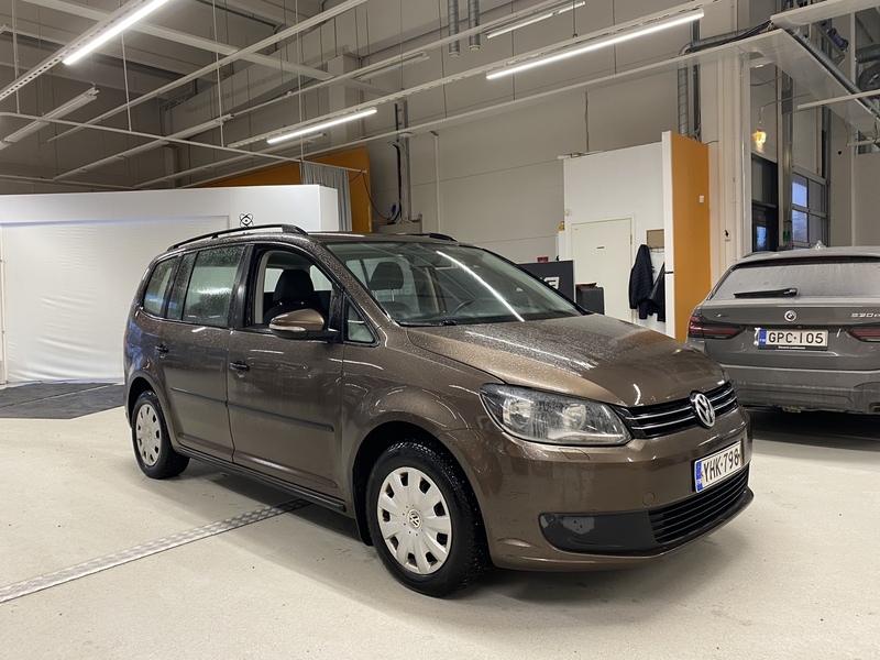 Volkswagen Touran vaihtoauto