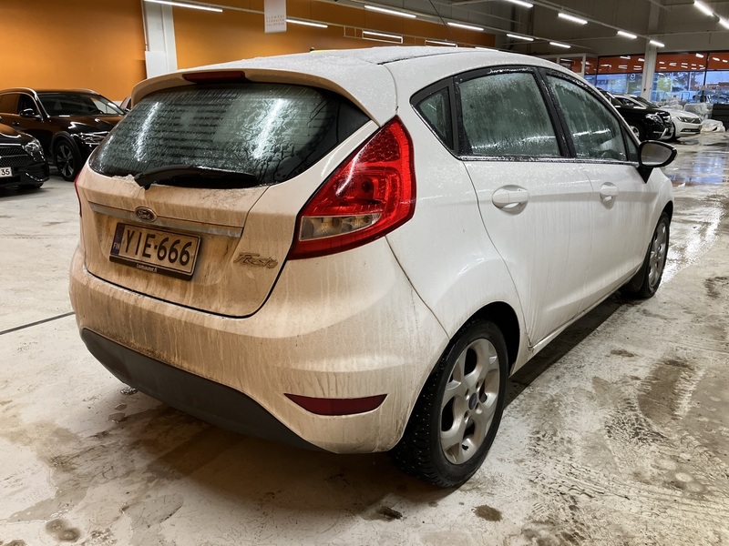 Ford Fiesta vaihtoauto
