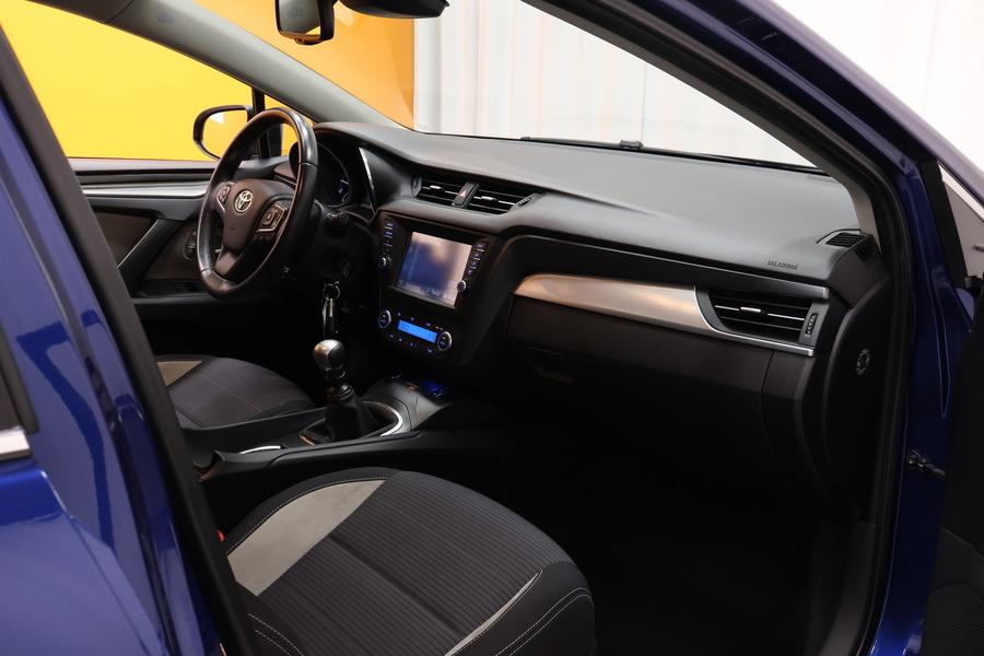 Toyota Avensis vaihtoauto