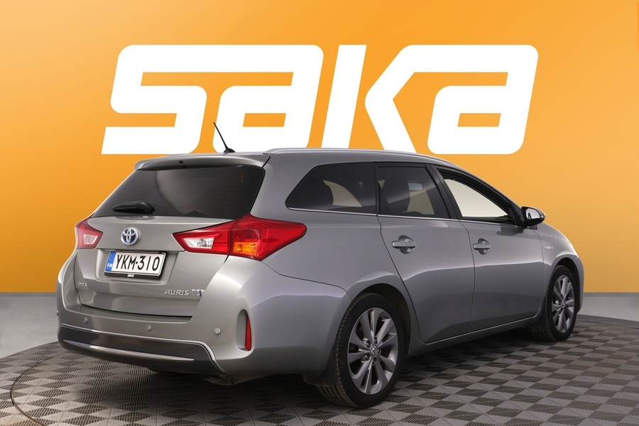 Toyota Auris vaihtoauto