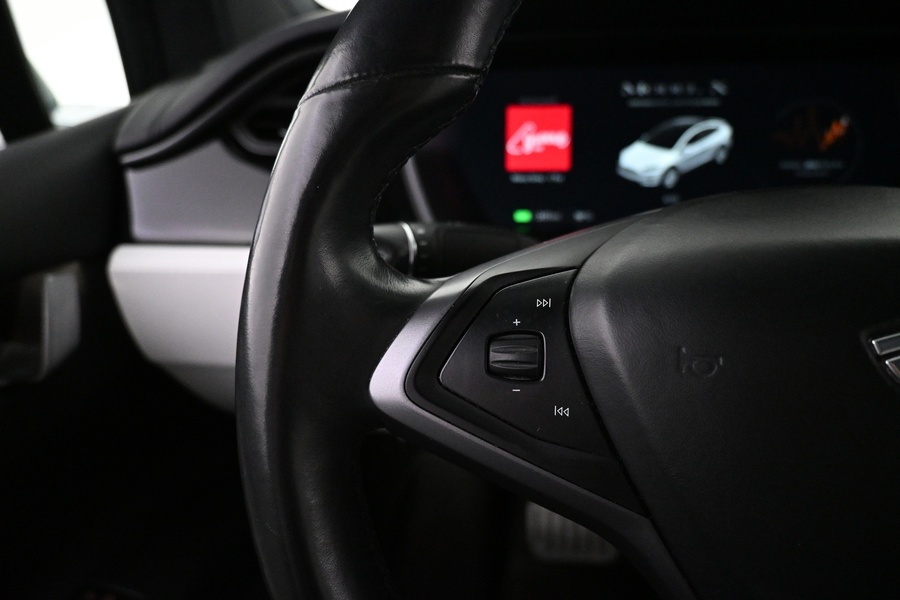 Tesla Model X vaihtoauto