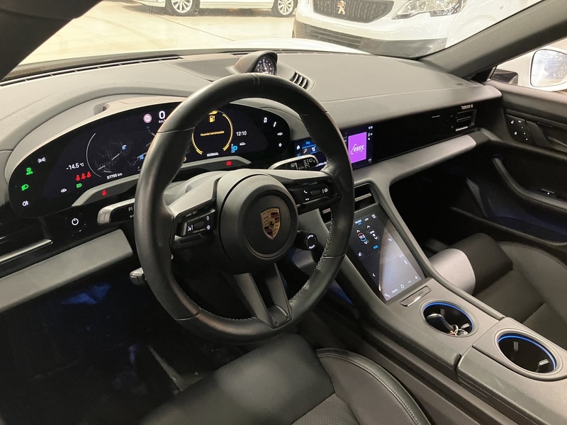 Porsche Taycan vaihtoauto