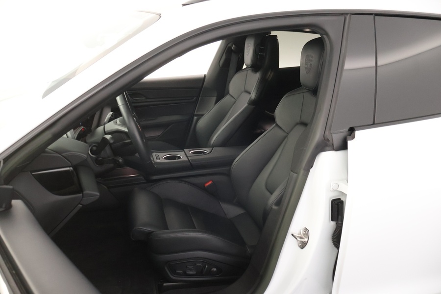 Porsche Taycan vaihtoauto