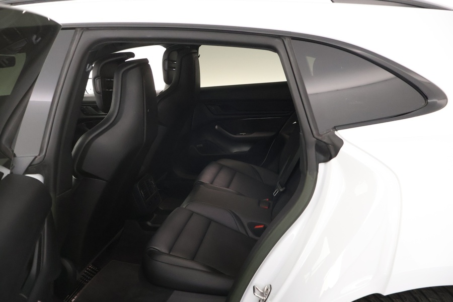 Porsche Taycan vaihtoauto