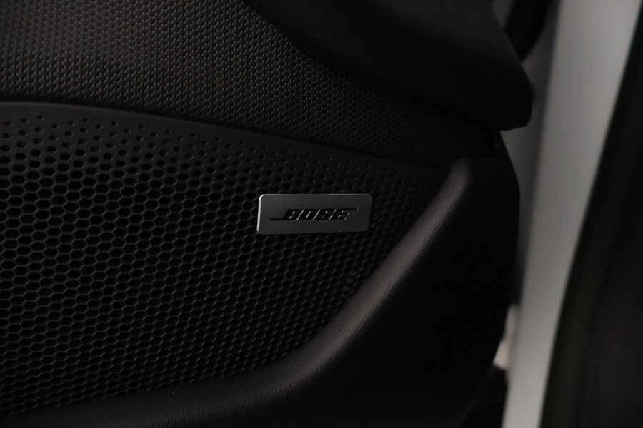 Porsche Taycan vaihtoauto