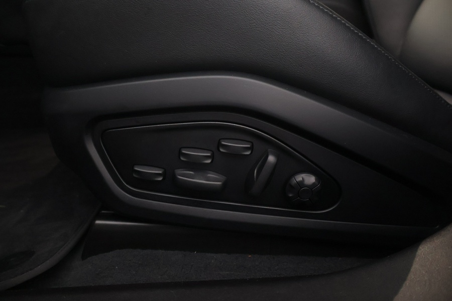 Porsche Taycan vaihtoauto