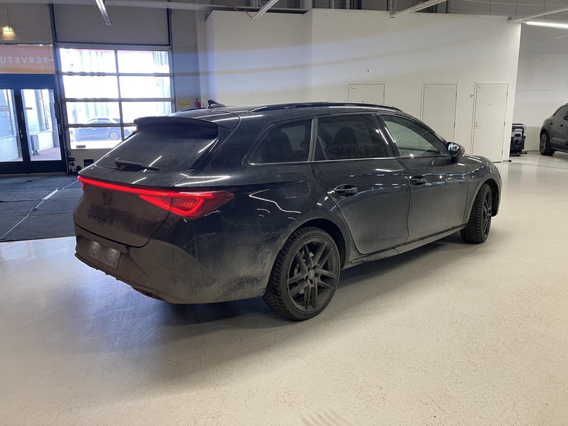 SEAT Leon Sportstourer vaihtoauto