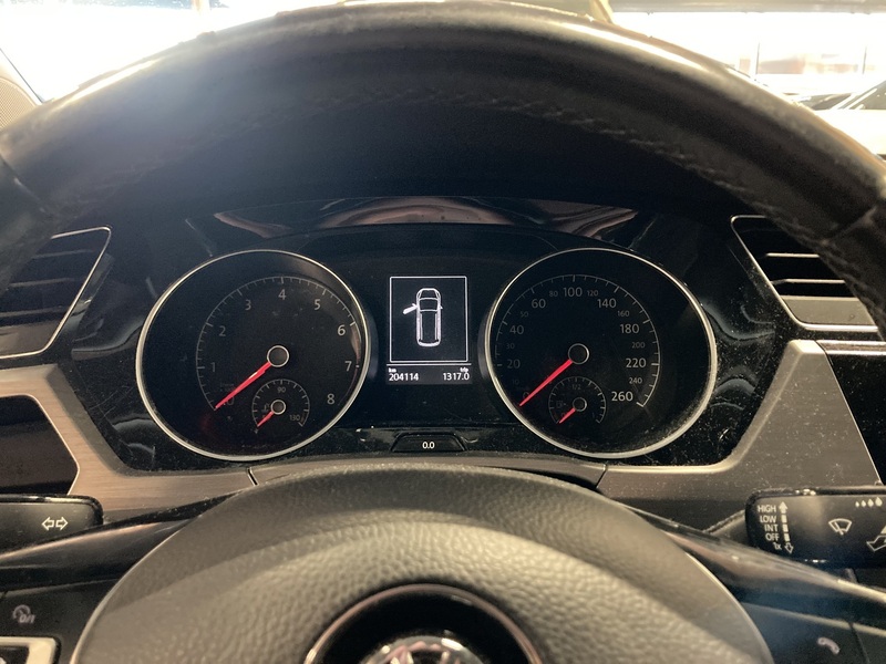 Volkswagen Touran vaihtoauto