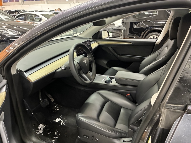 Tesla Model Y vaihtoauto