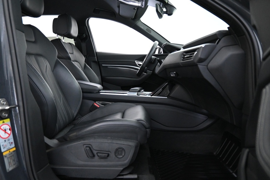 Audi Q8 e-tron vaihtoauto