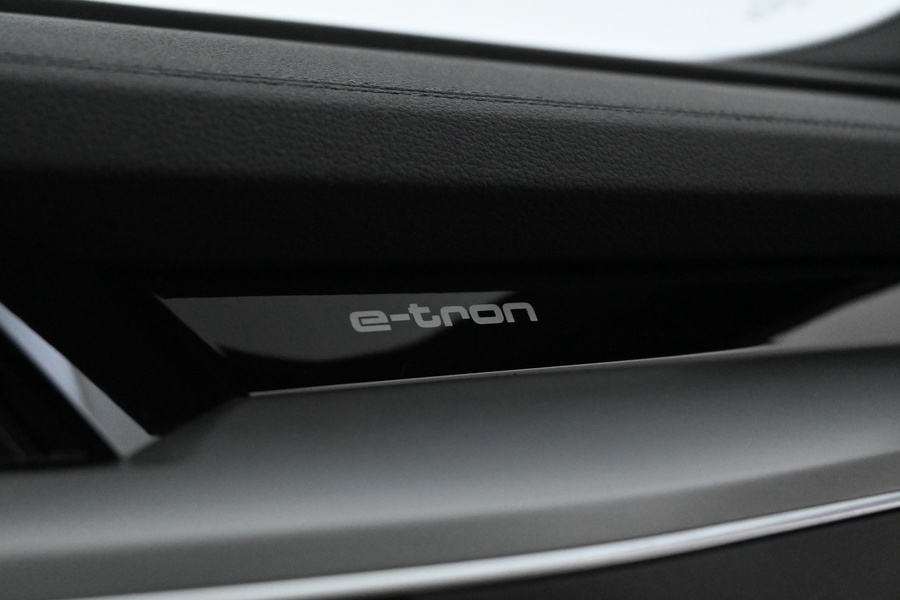 Audi Q8 e-tron vaihtoauto