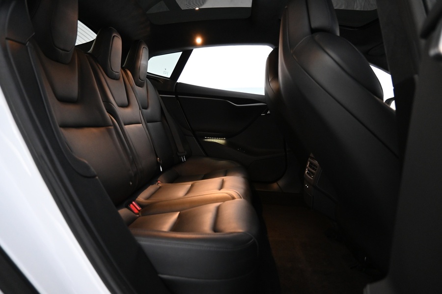 Tesla Model S vaihtoauto