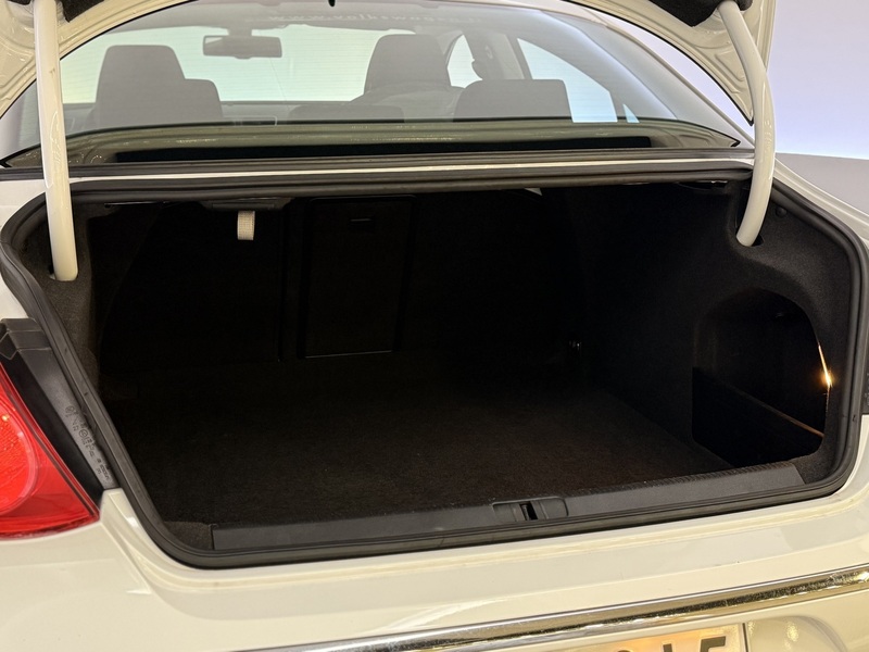 Volkswagen Passat CC vaihtoauto