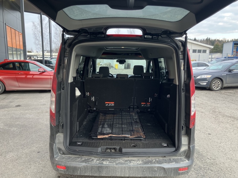 Ford Grand Tourneo Connect vaihtoauto