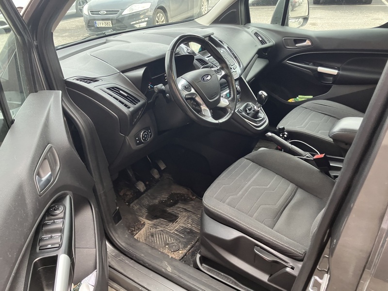 Ford Grand Tourneo Connect vaihtoauto