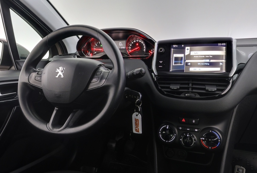 Peugeot 208 vaihtoauto