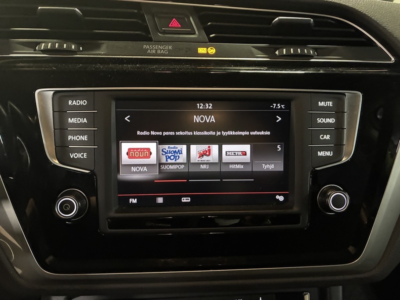 Volkswagen Touran vaihtoauto