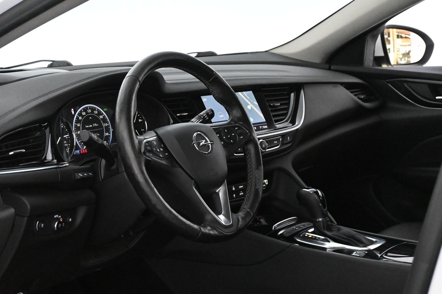 Opel Insignia vaihtoauto