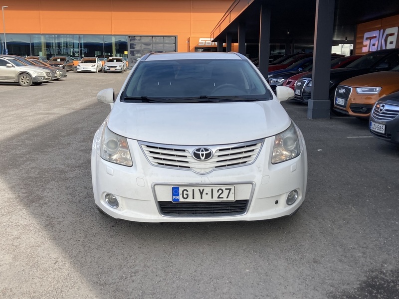 Toyota Avensis vaihtoauto