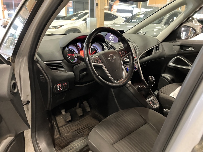 Opel Zafira Tourer vaihtoauto