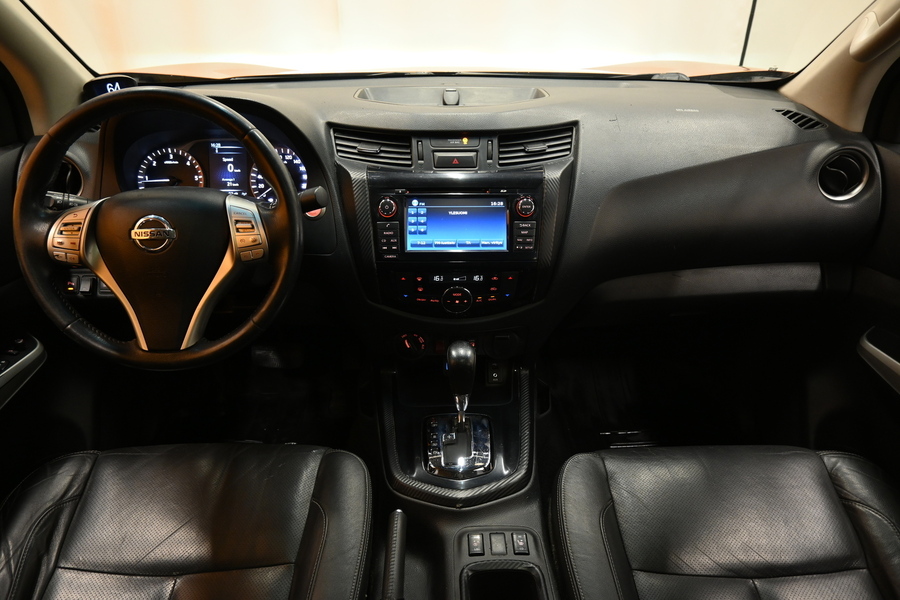 Nissan Navara vaihtoauto