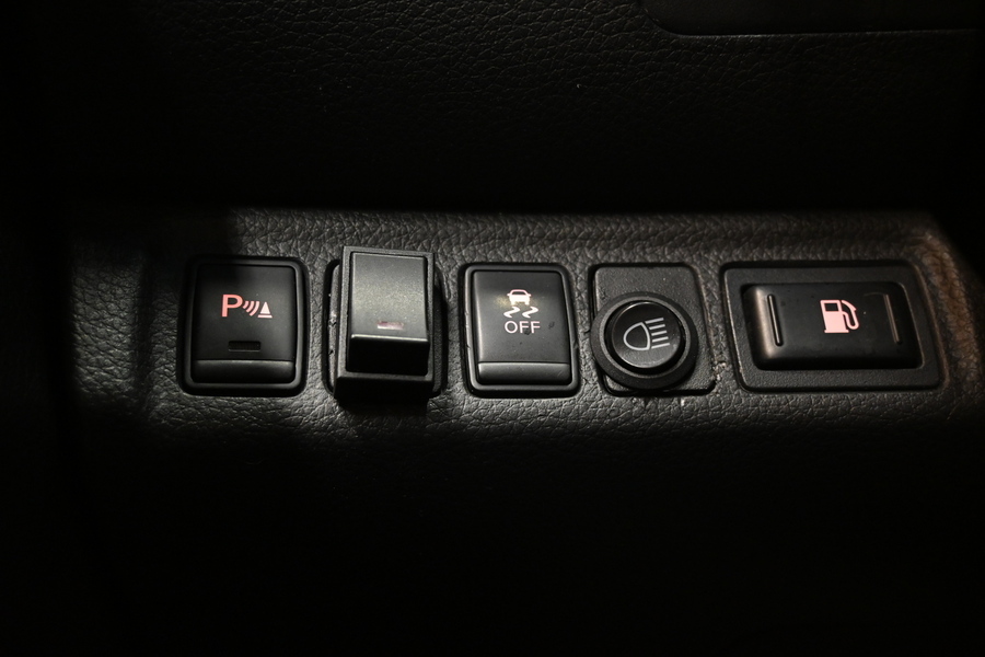 Nissan Navara vaihtoauto