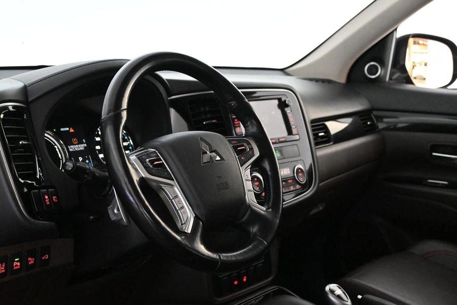 Mitsubishi Outlander PHEV vaihtoauto