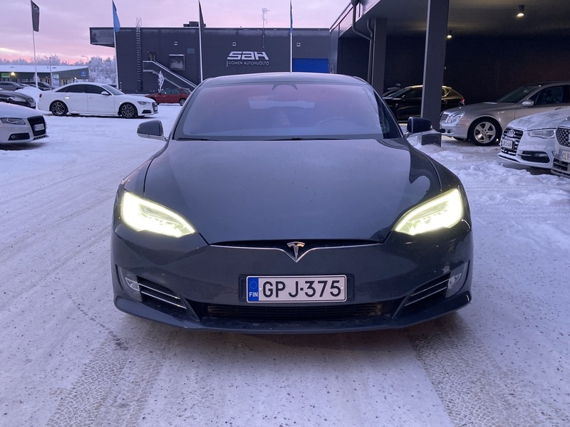 Tesla Model S vaihtoauto