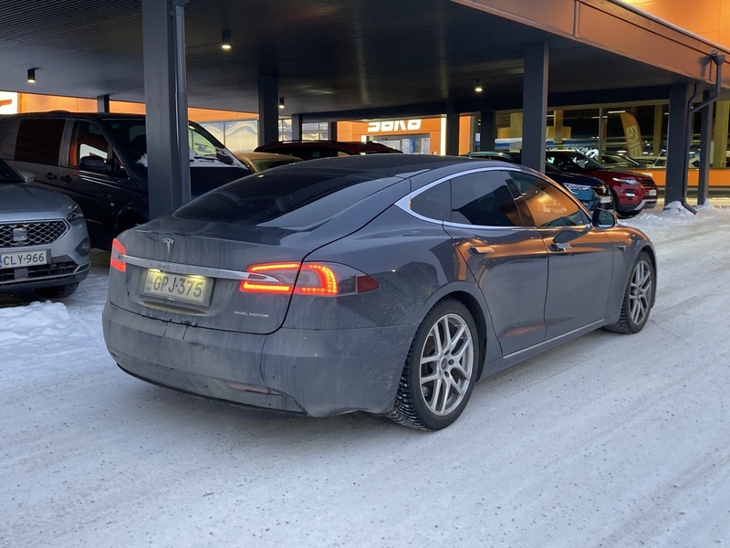 Tesla Model S vaihtoauto