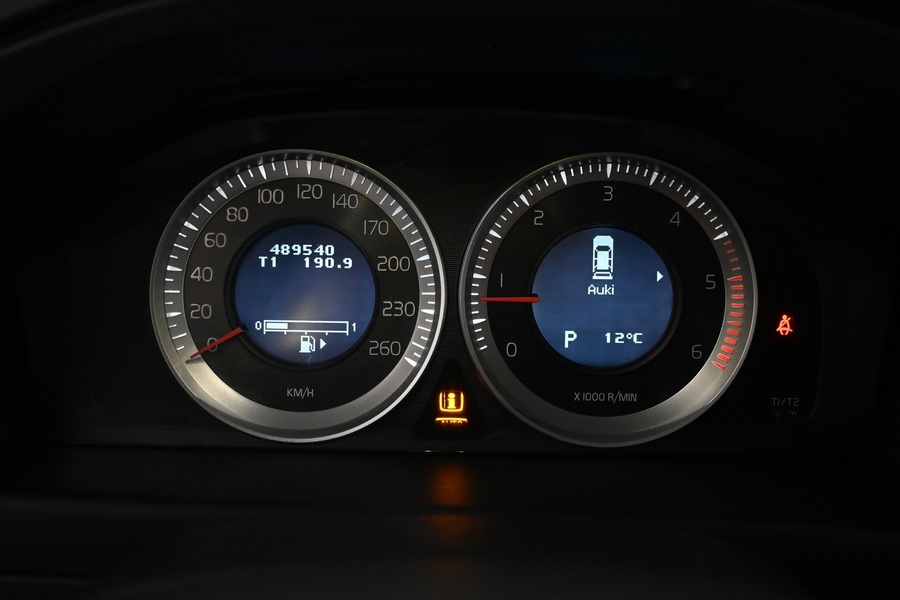 Volvo V70 vaihtoauto