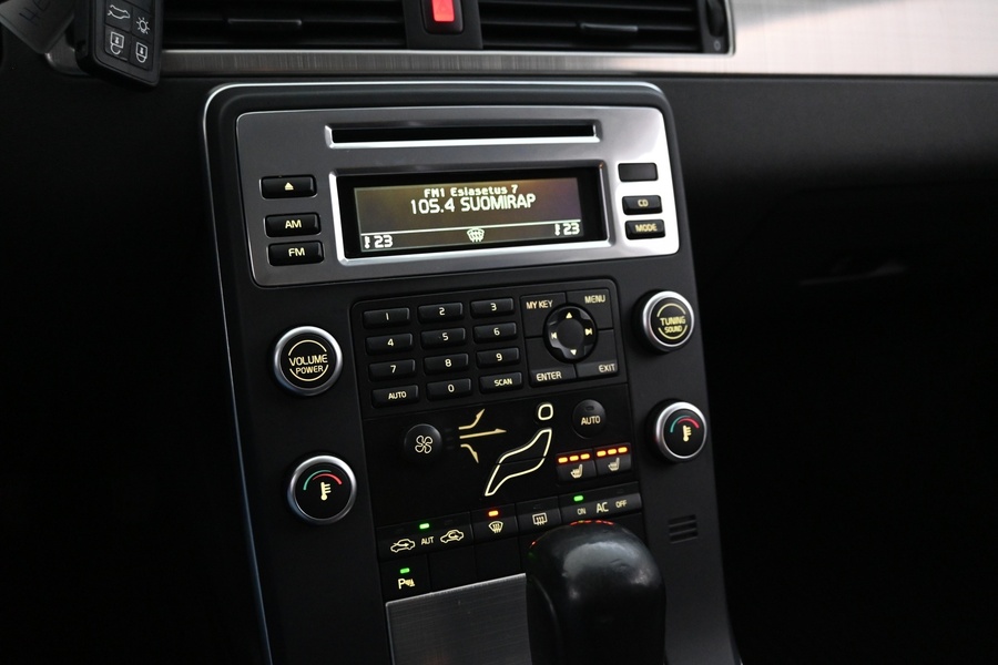 Volvo V70 vaihtoauto