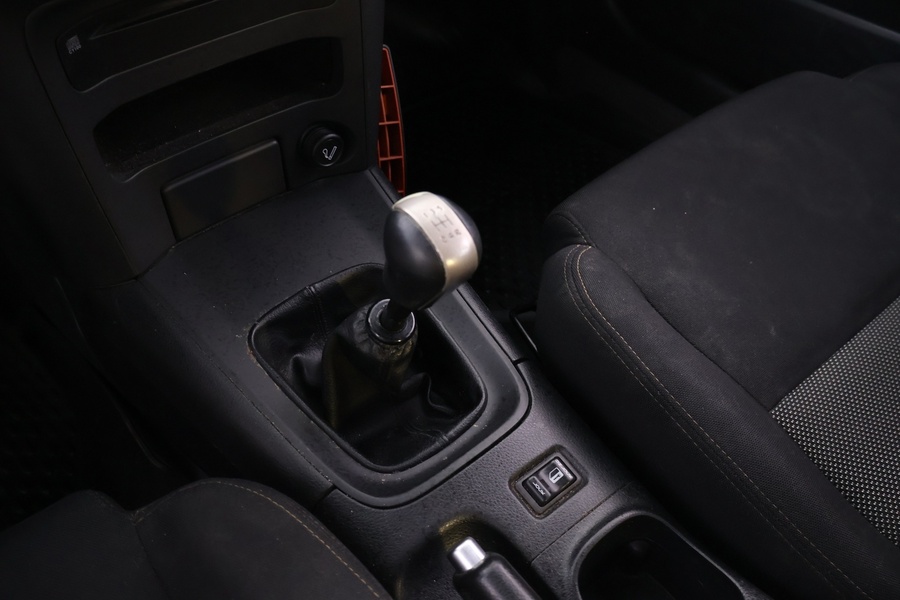 Nissan Primera vaihtoauto