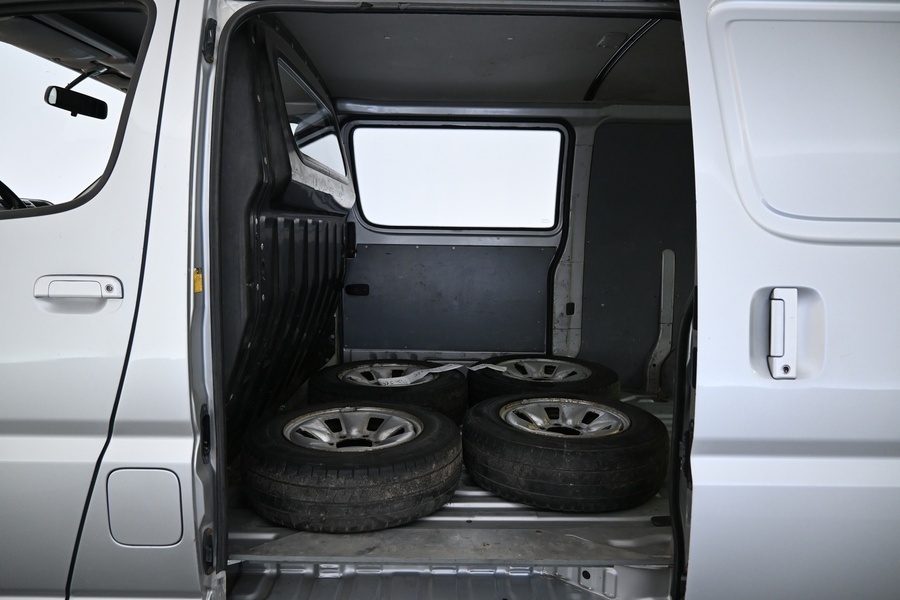 Toyota Hiace vaihtoauto