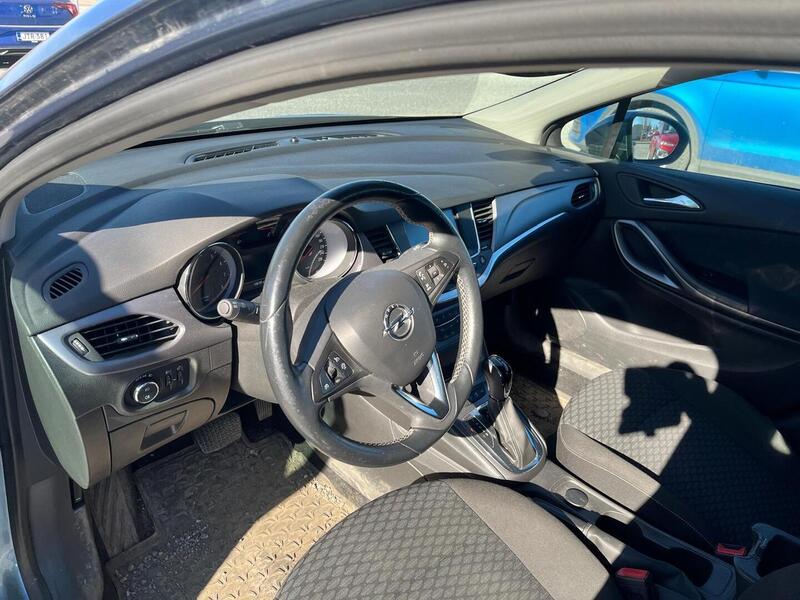 Opel Astra vaihtoauto