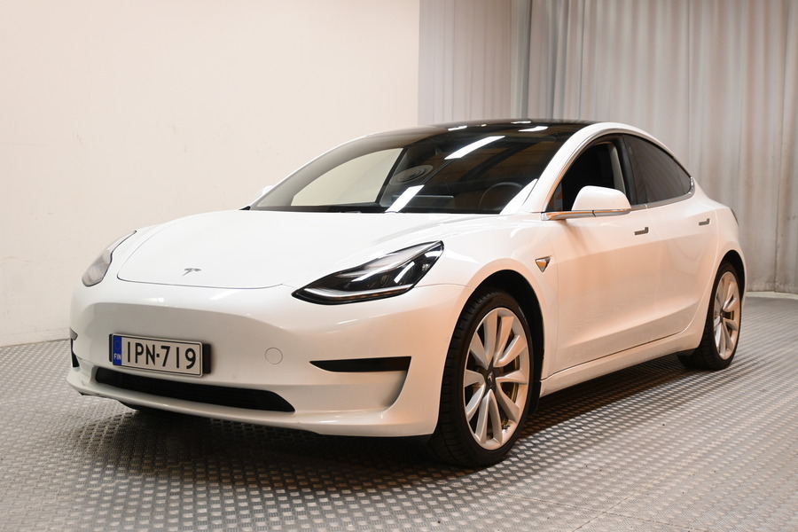 Tesla Model 3 vaihtoauto