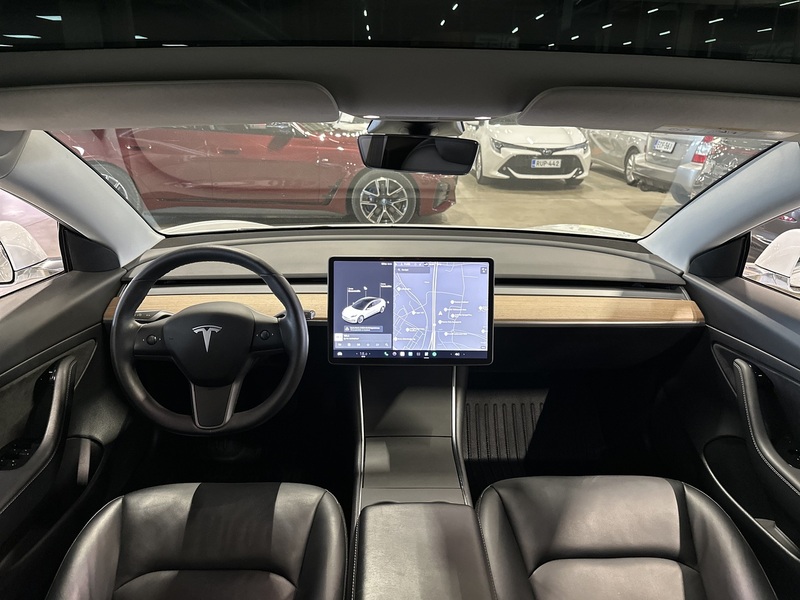 Tesla Model 3 vaihtoauto
