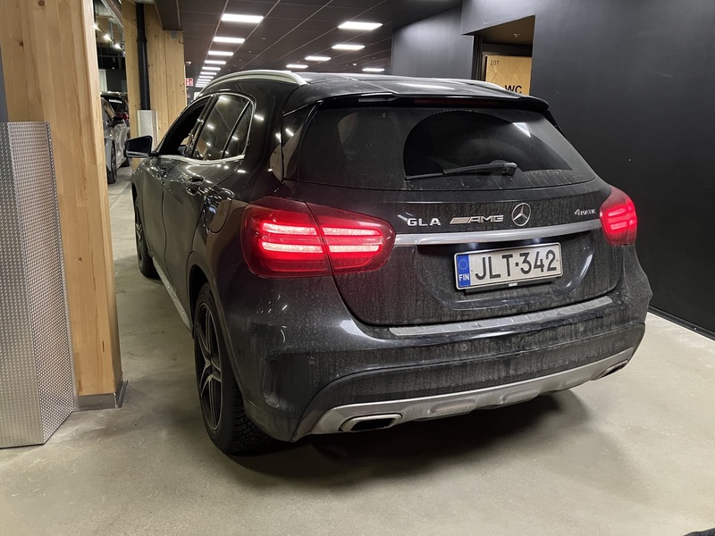 Mercedes-Benz GLA vaihtoauto