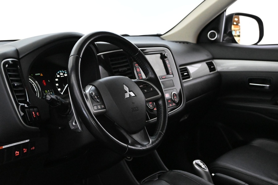 Mitsubishi Outlander PHEV vaihtoauto