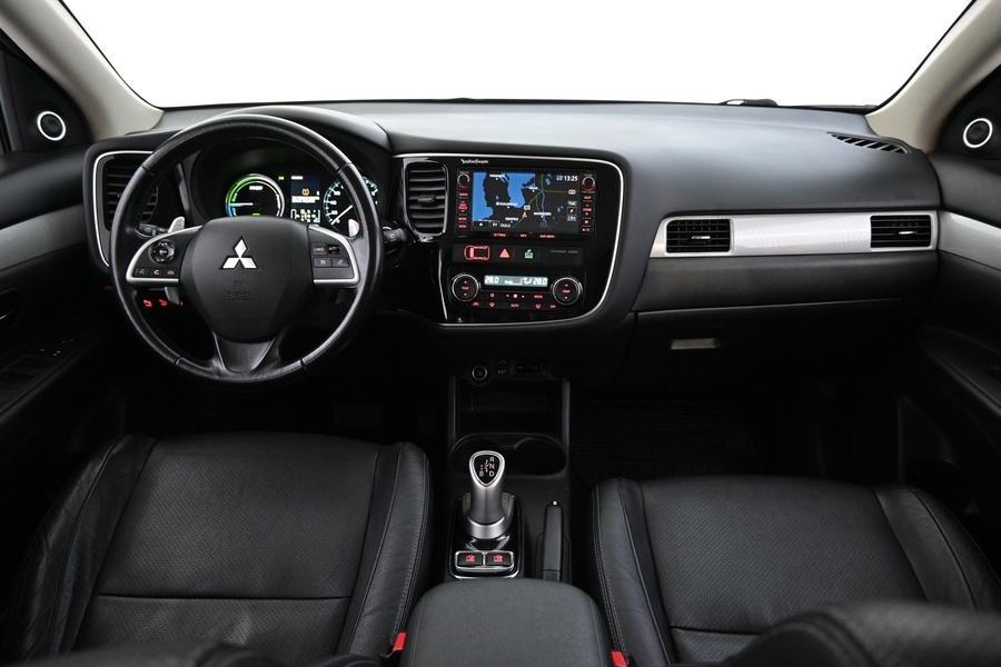 Mitsubishi Outlander PHEV vaihtoauto
