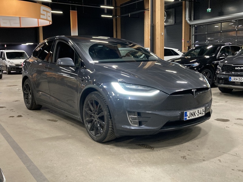 Tesla Model X vaihtoauto