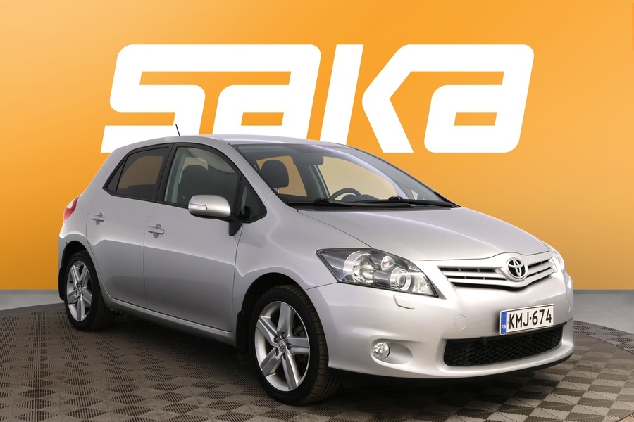 Toyota Auris vaihtoauto