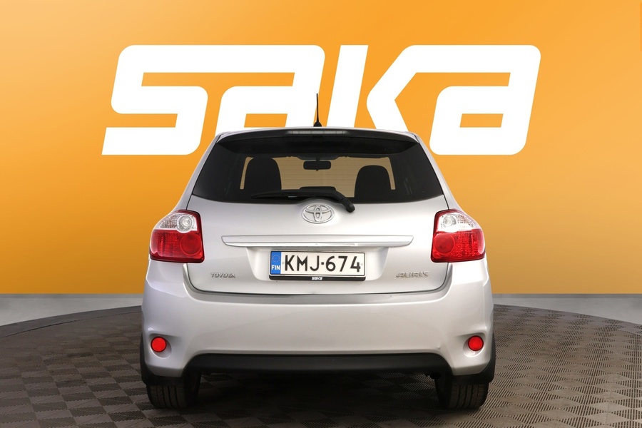 Toyota Auris vaihtoauto